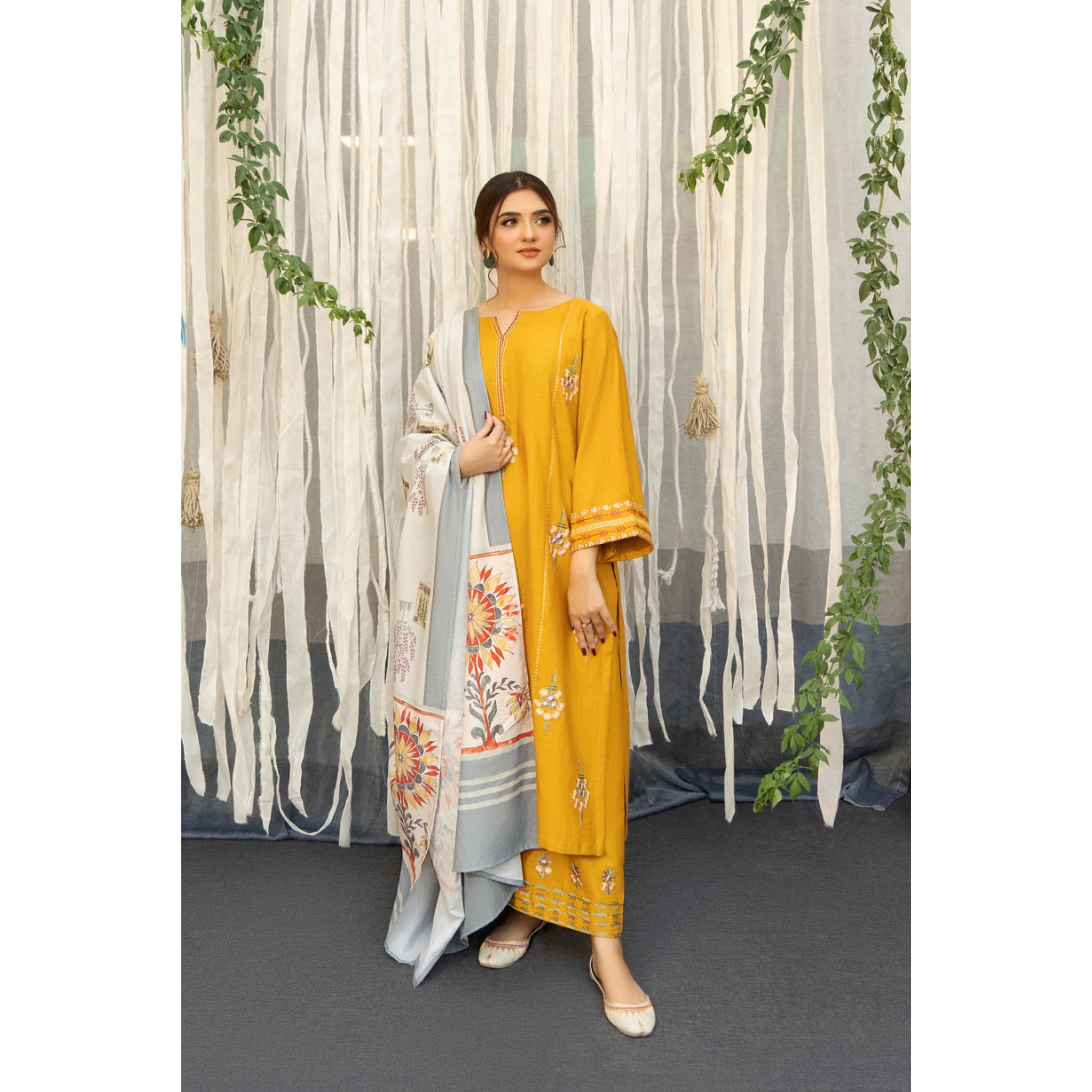 LC-27 : 3-PIECE UN-STITCHED EMBROIDERED PREMIUM LAWN DRESS