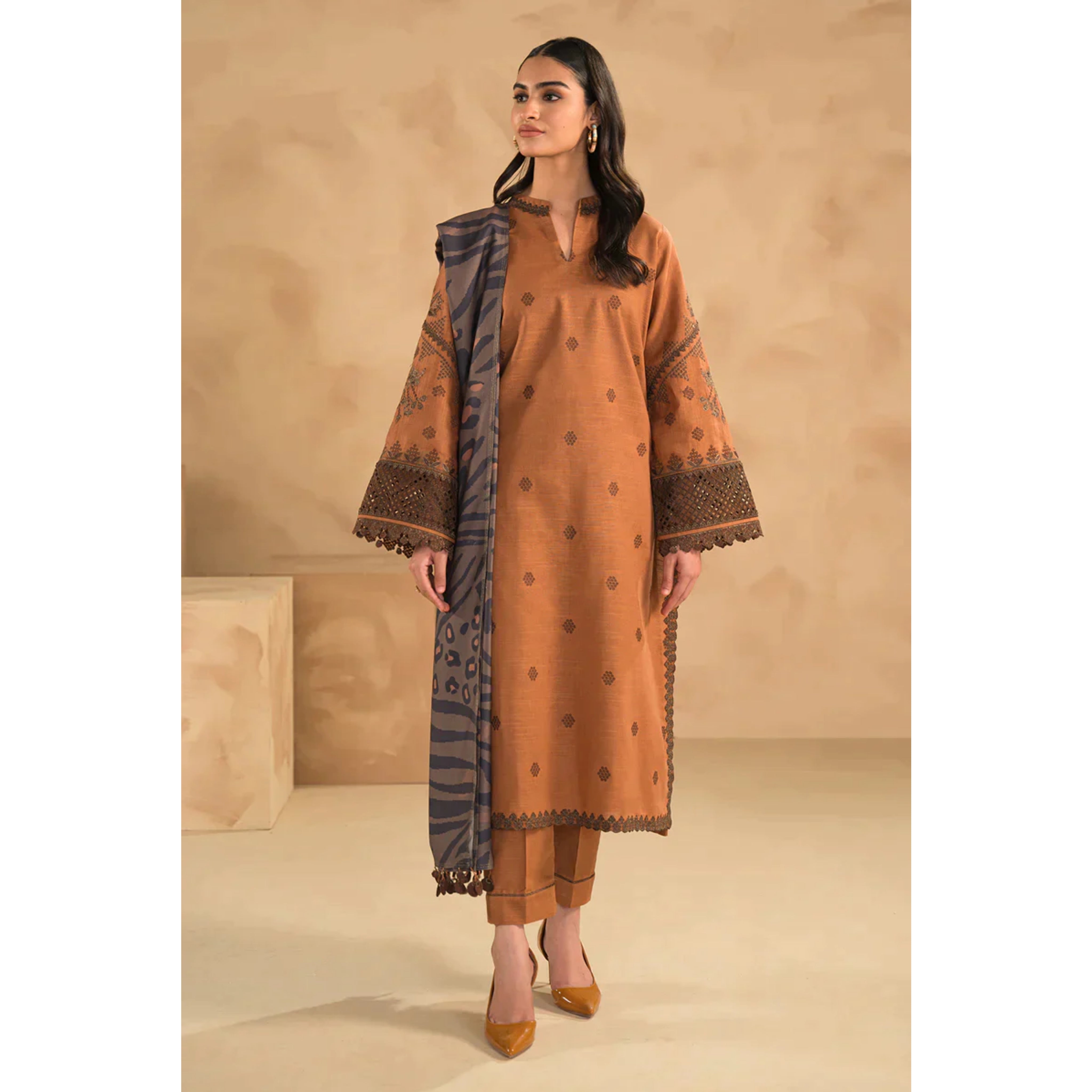 NA-18 : 3-PIECE UN-STITCHED EMBROIDERED PREMIUM LAWN DRESS