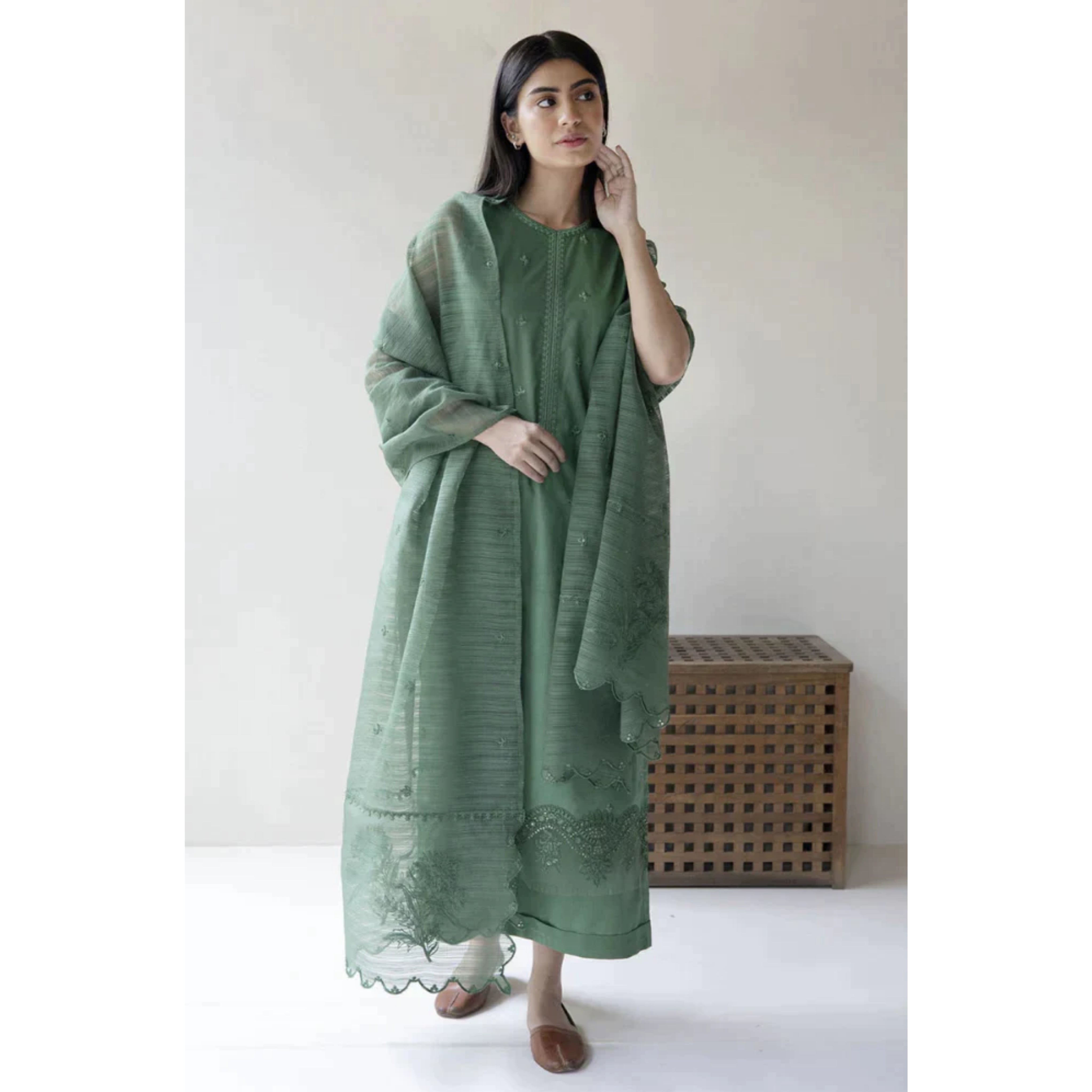 NA-20 : 3-PIECE UN-STITCHED EMBROIDERED PREMIUM LAWN DRESS