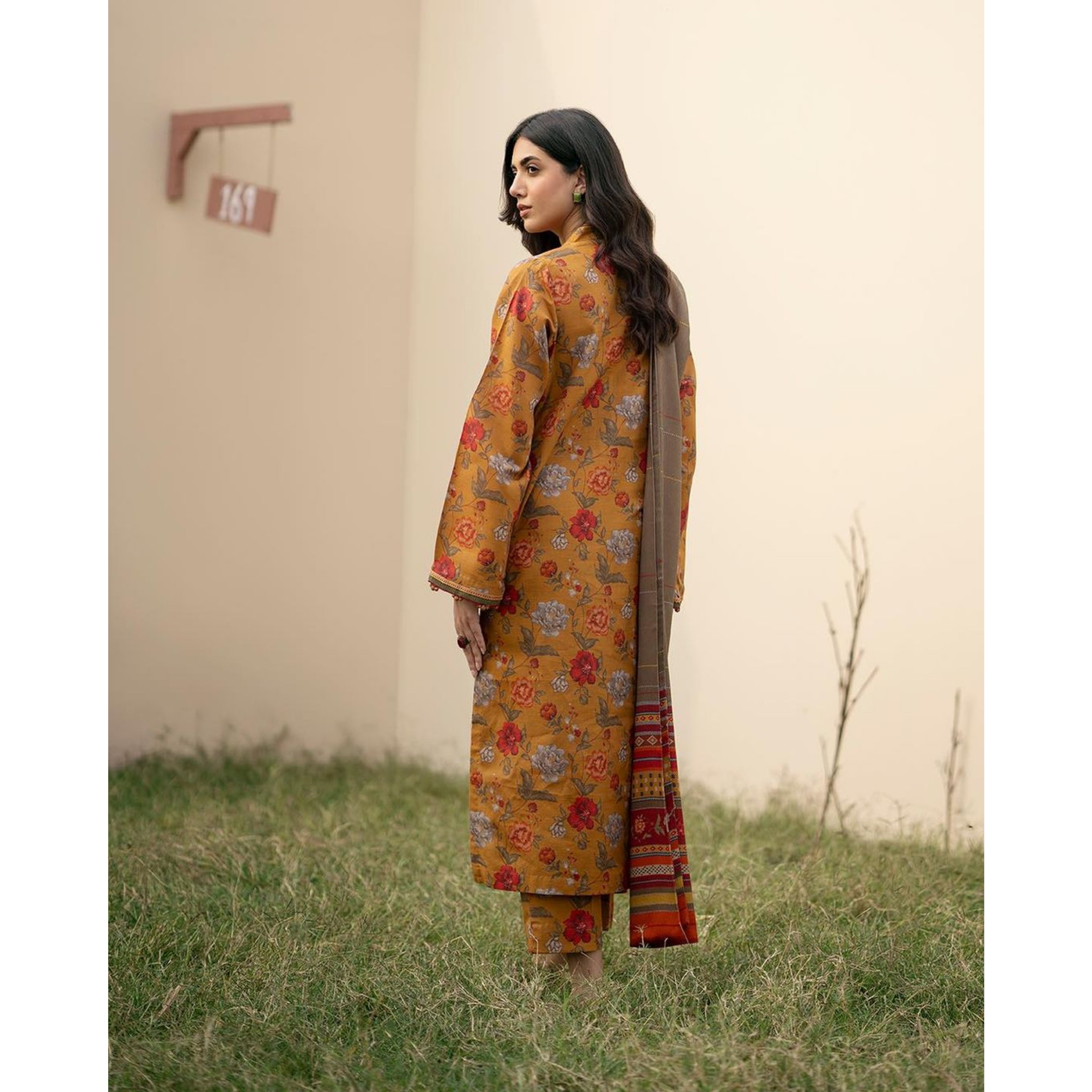 OA-03 : 3 PIECE UN-STITCHED PREMIUM LAWN DIGITAL PRINTED DRESS