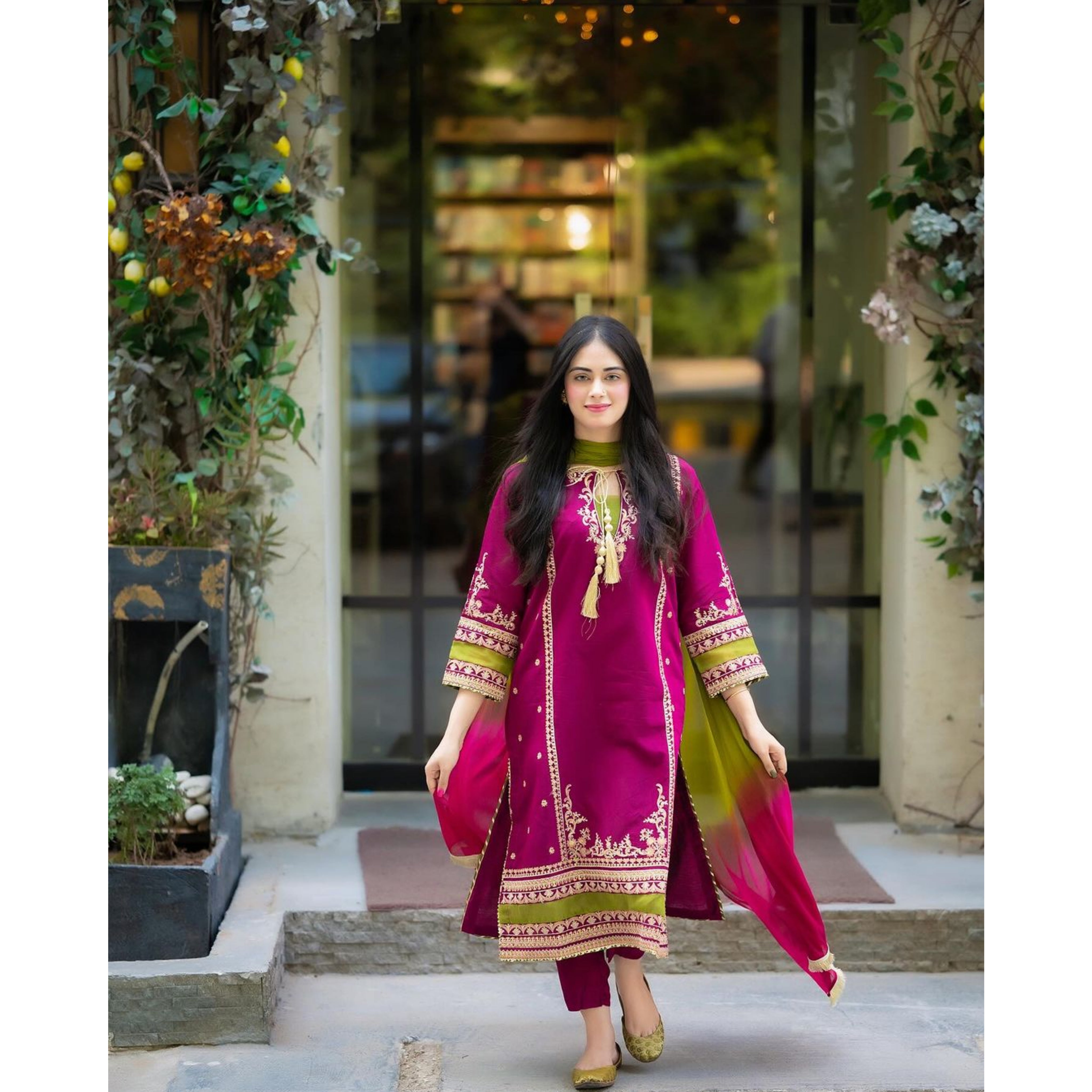 NA-25 : 3-PIECE UN-STITCHED EMBROIDERED PREMIUM LAWN DRESS