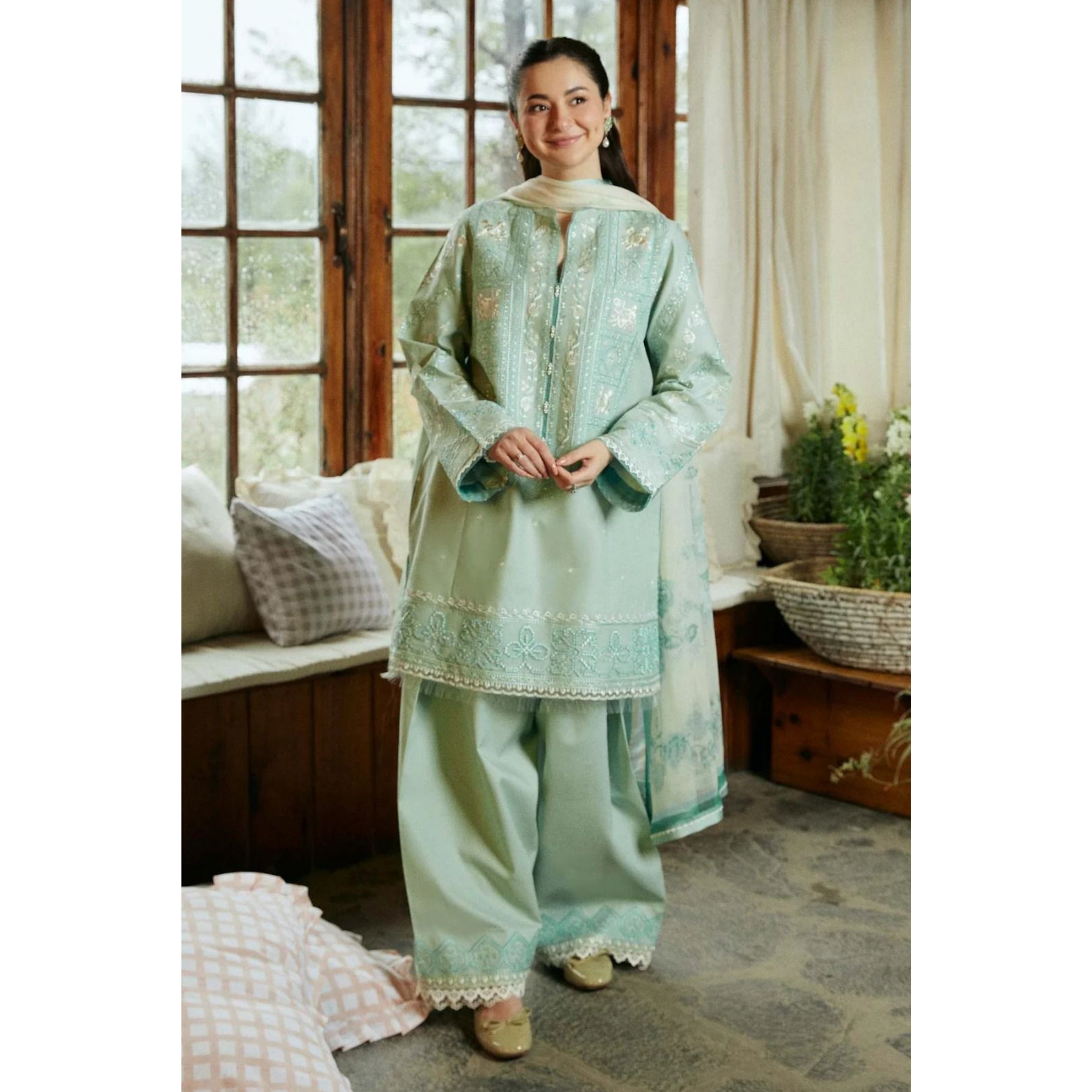 LC-33 : 3 PIECE UN-STITCHED EMBROIDERED PREMIUM DHANAK DRESS