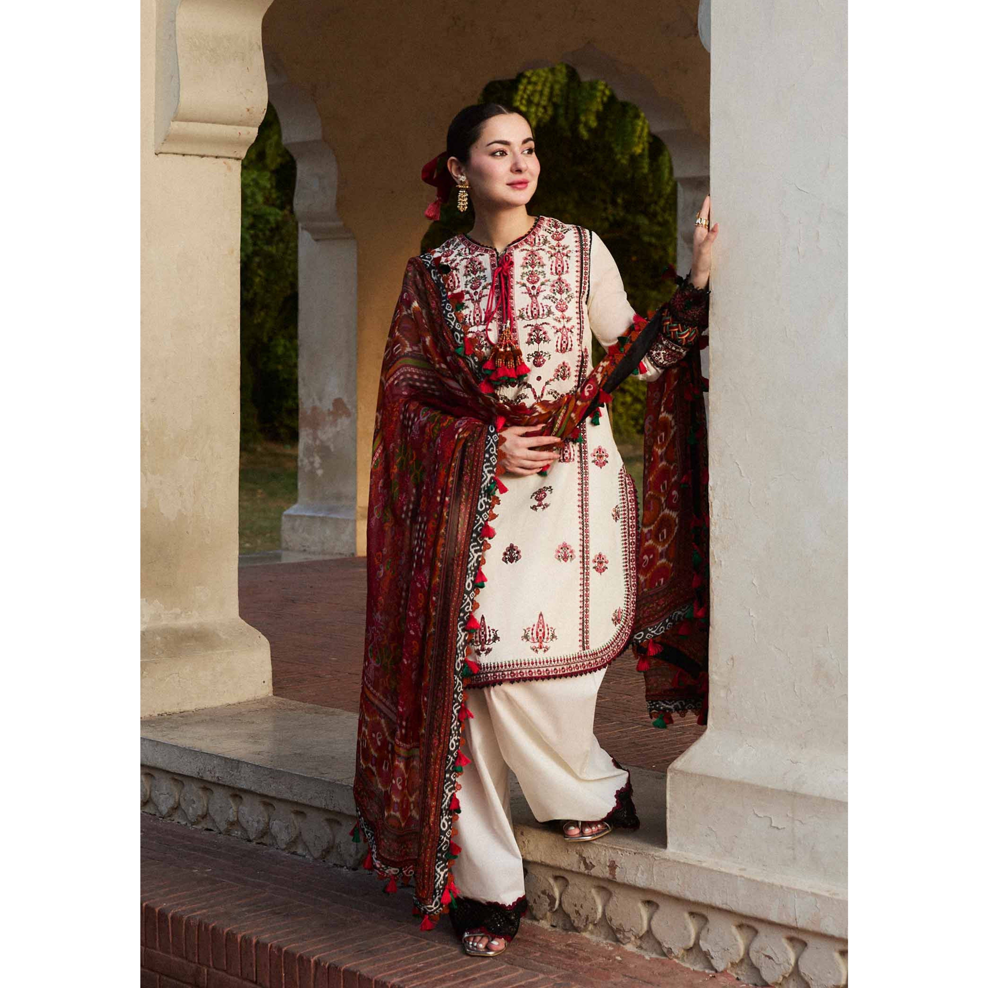 LC-50 : 3 PIECE UN-STITCHED EMBROIDERED PREMIUM DHANAK DRESS