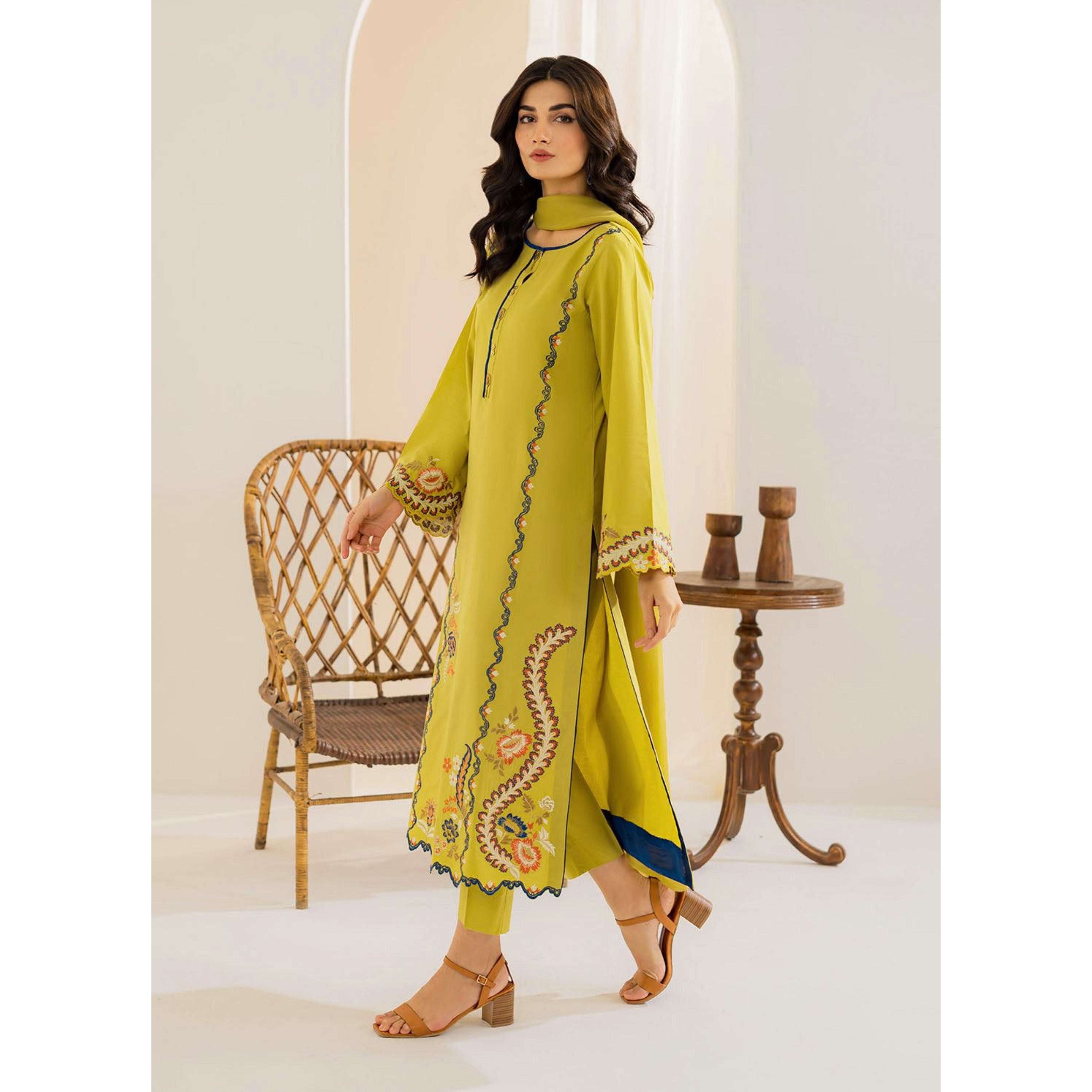 NA-162 : 3 PIECE UN-STITCHED HEAVY EMBROIDERED PREMIUM DHANAK DRESS.