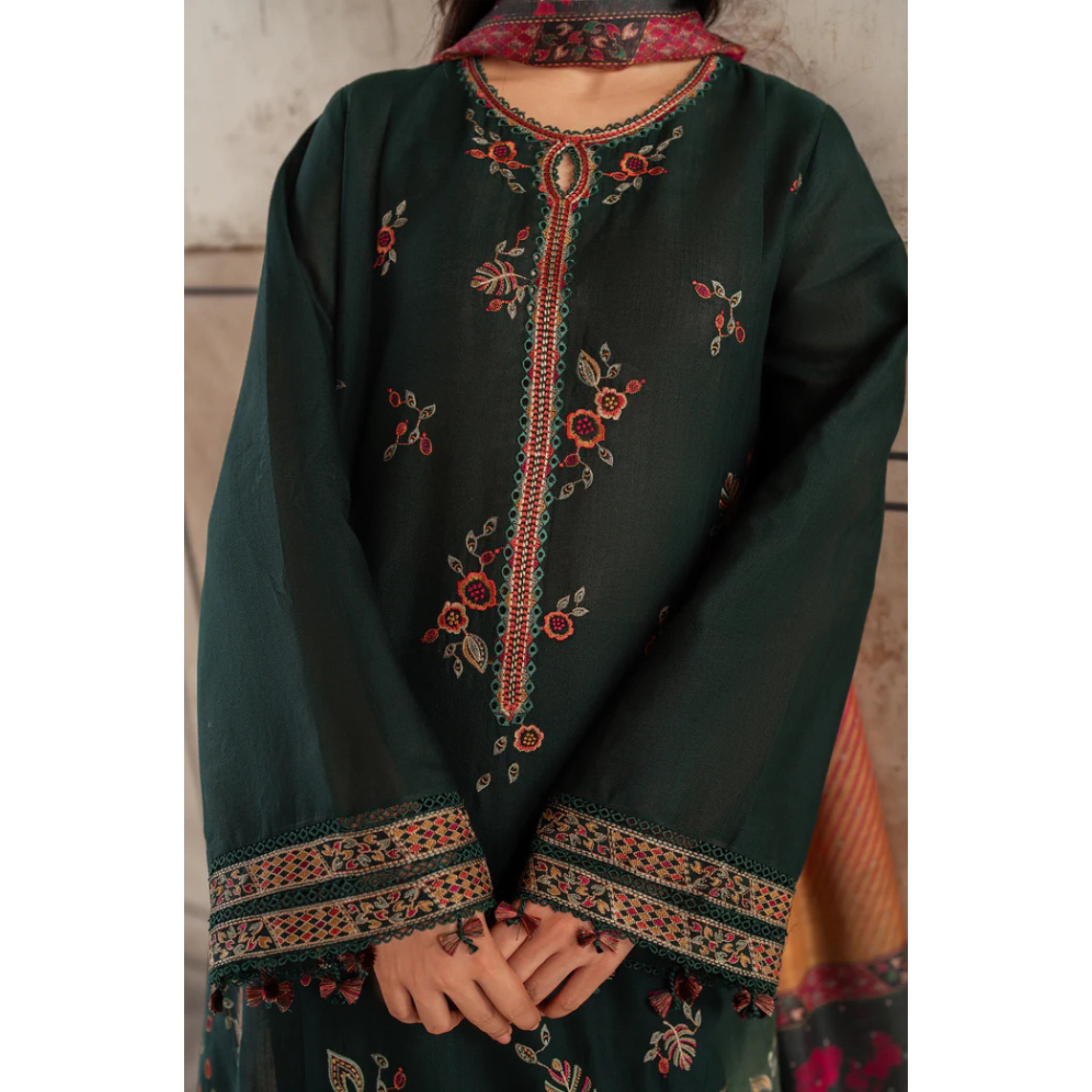 NA-165 : 3 PIECE UN-STITCHED HEAVY EMBROIDERED PREMIUM DHANAK DRESS.