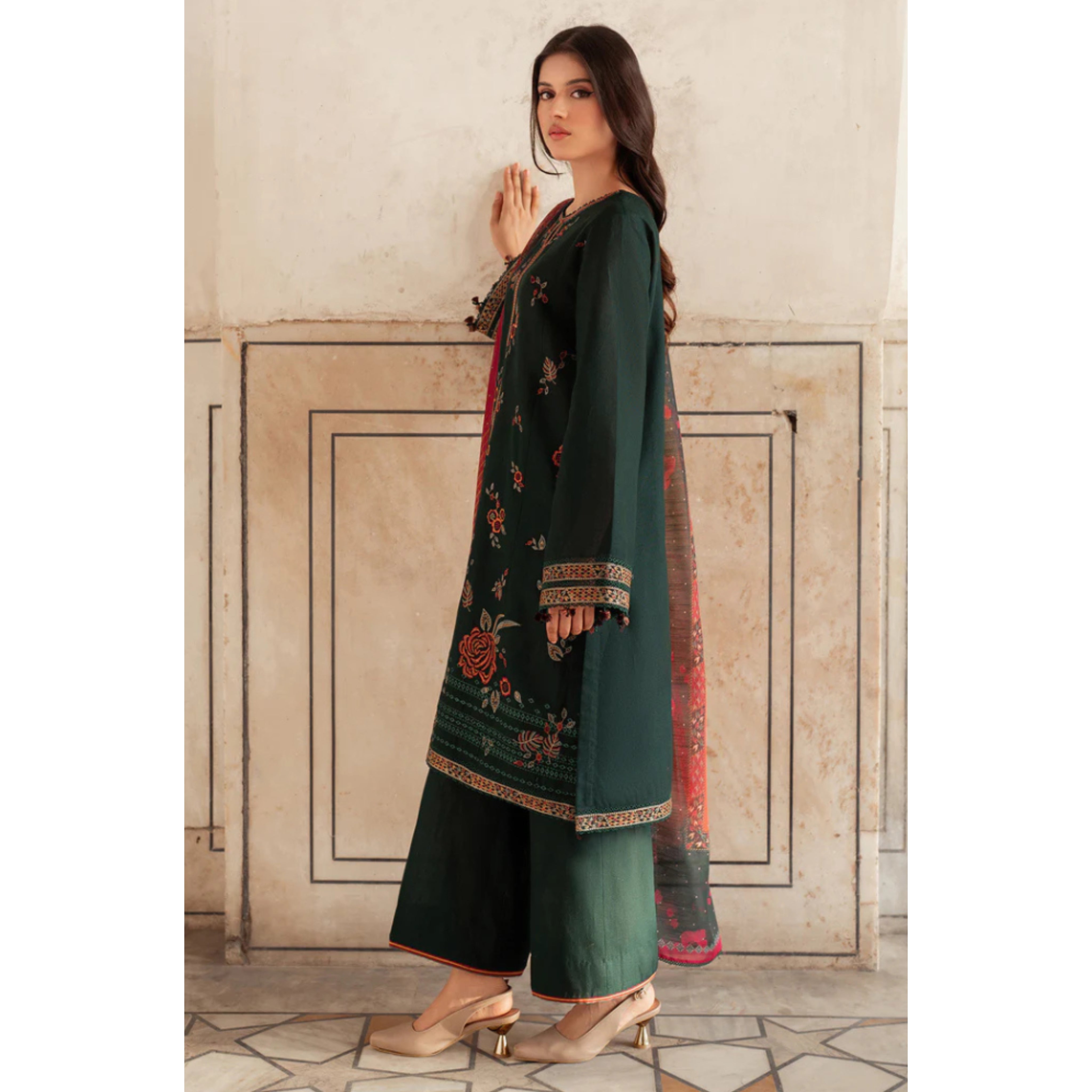NA-165 : 3 PIECE UN-STITCHED HEAVY EMBROIDERED PREMIUM DHANAK DRESS.