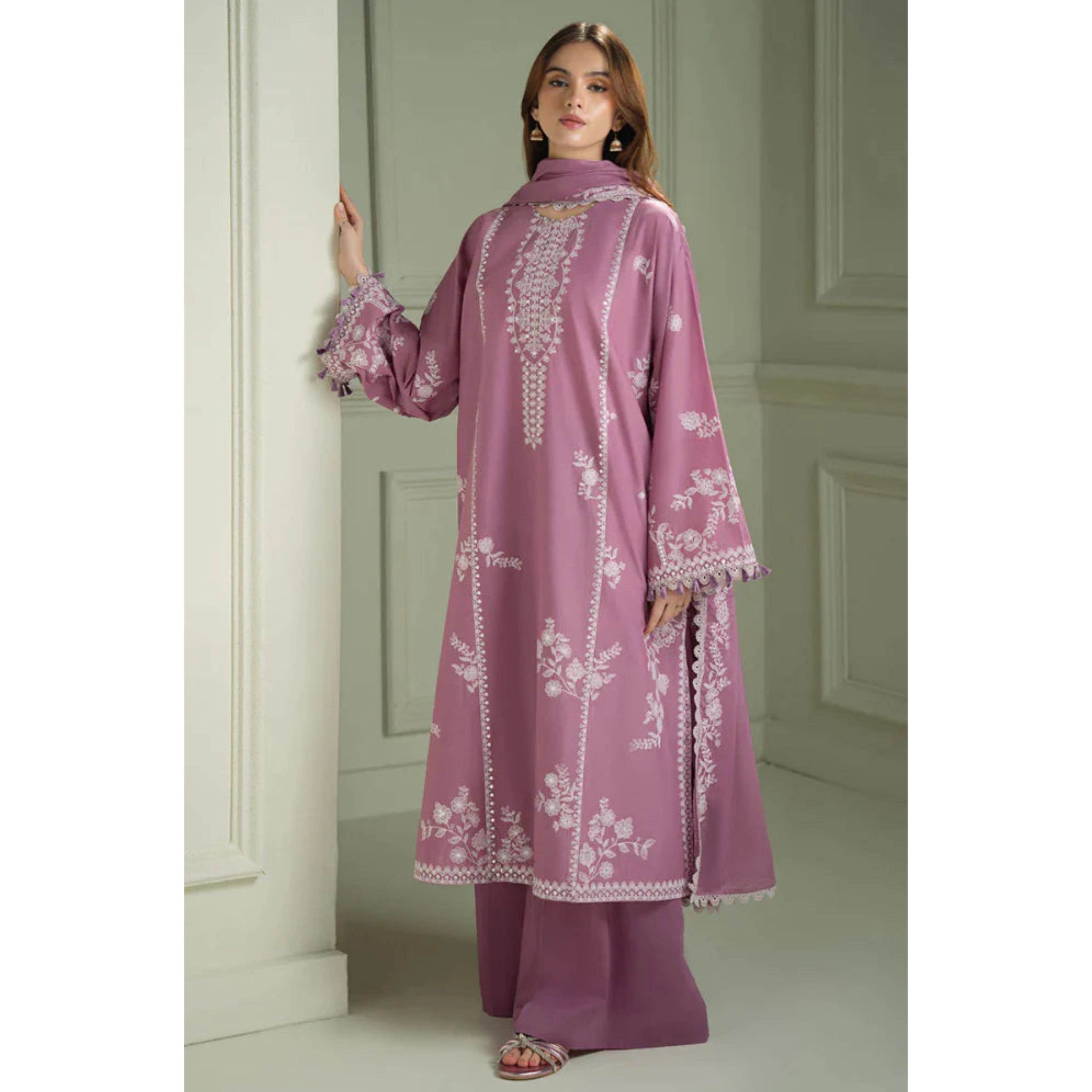 NA-226 : 3 PIECE UN-STITCHED HEAVY EMBROIDERED PREMIUM DHANAK DRESS.