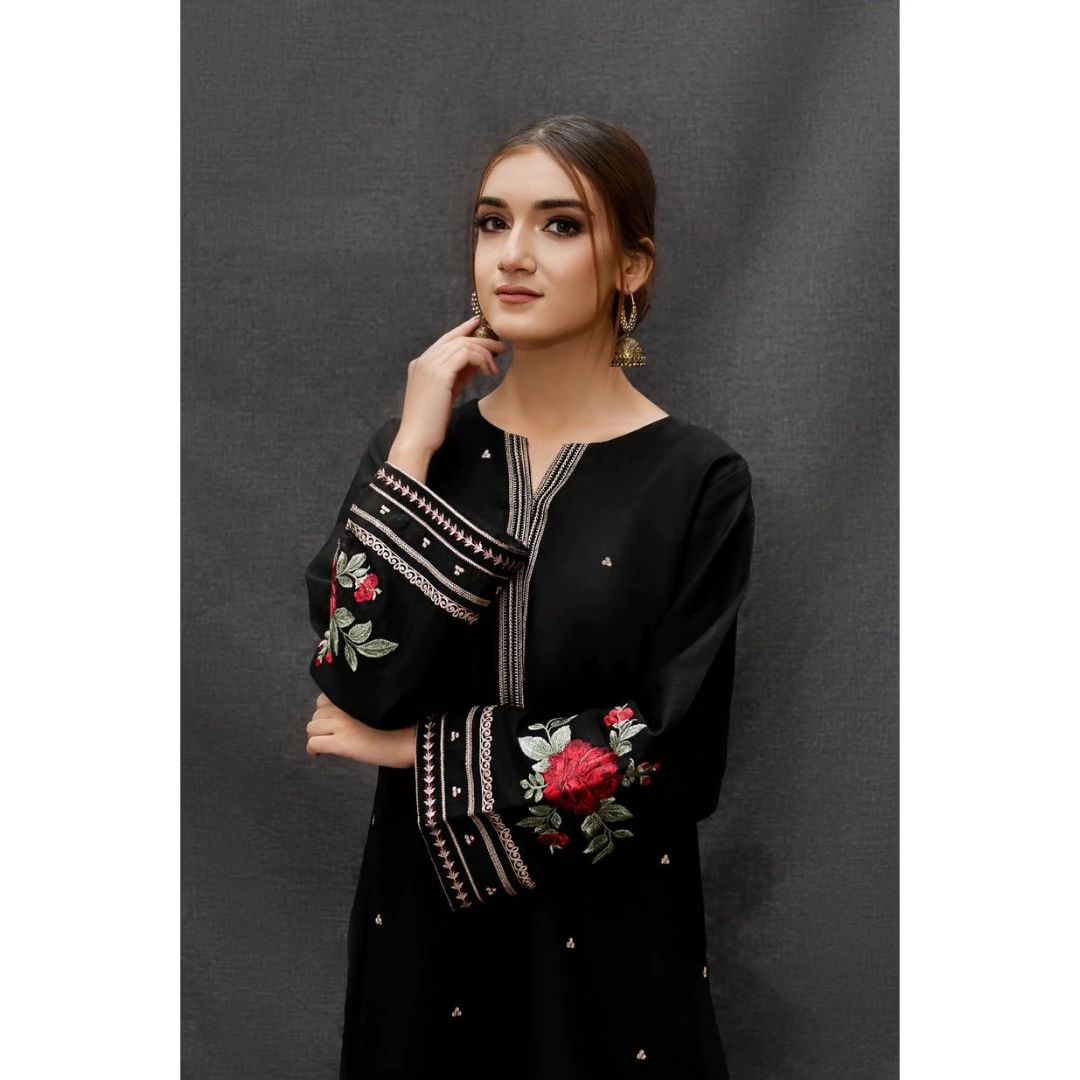 NA-34 : 3-PIECE UN-STITCHED EMBROIDERED PREMIUM LAWN DRESS